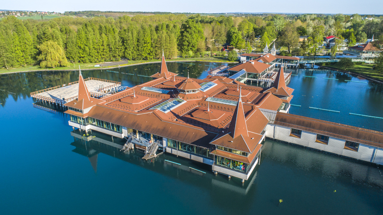 Hevizer Thermalsee mit Badehaus