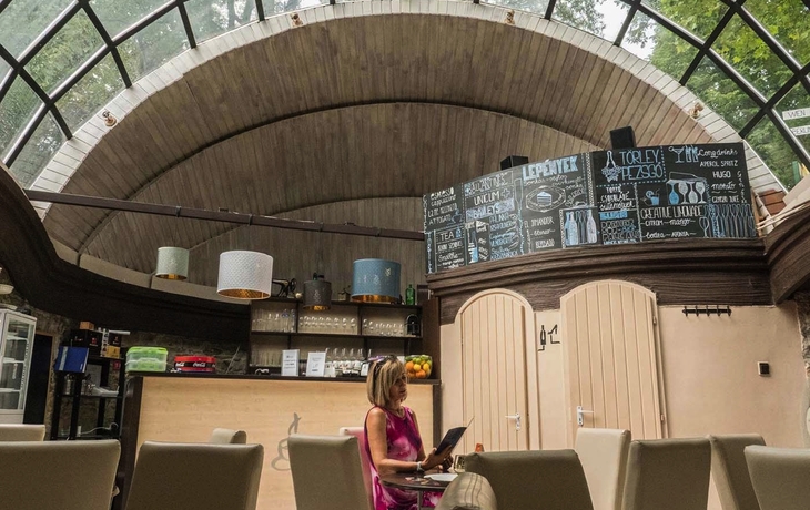 BM Kursanatorium Café