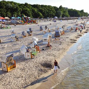 Ostseestrand mit Strandkörben - Kolberg